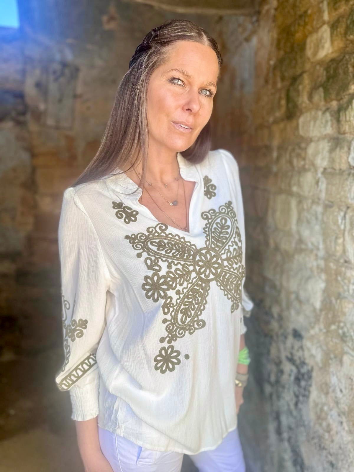 Camisa Raj color caqui