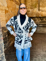 Cárdigan con estampado de coralina y flecos