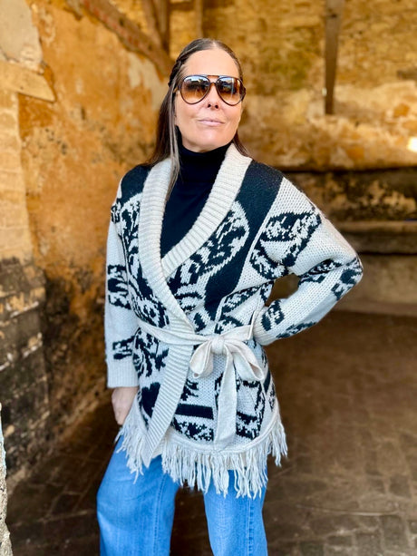 Cárdigan con estampado de coralina y flecos