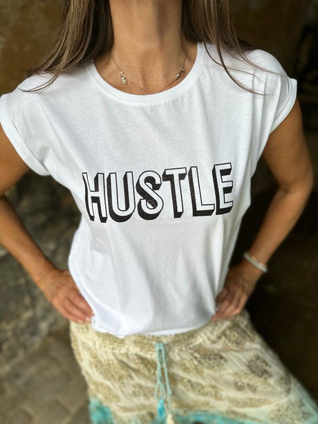 Camiseta Hustle blanca/negra con purpurina