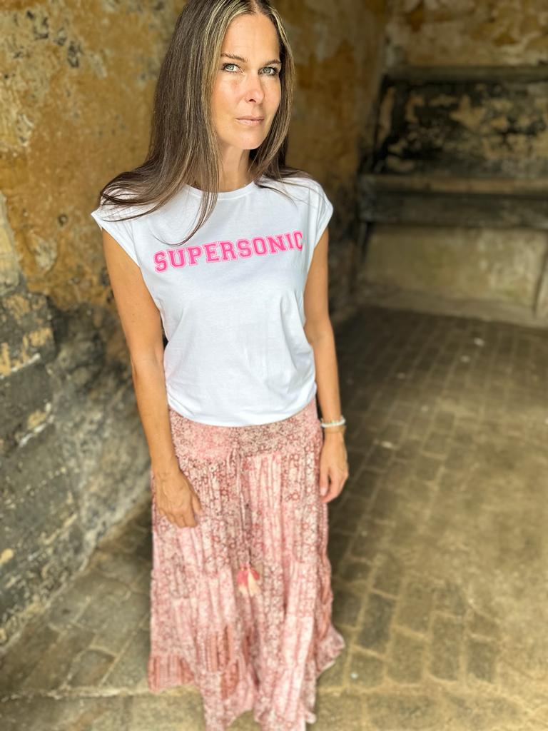 Camiseta Supersonic Branca/Rosa Neon