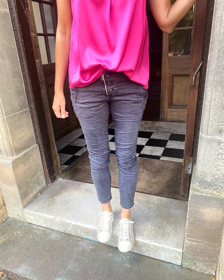 Jean Lux Charcoal