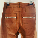Jean Lux efecto cuero color tostado