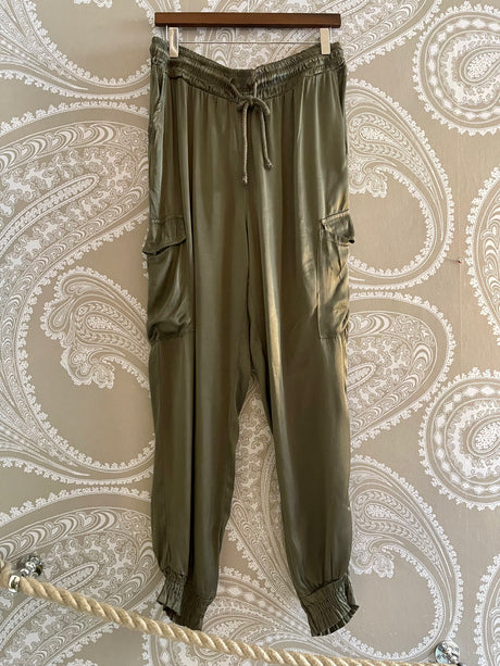 Mi jogger favorito en color oliva