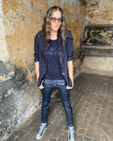 Jean Lux efecto cuero negro
