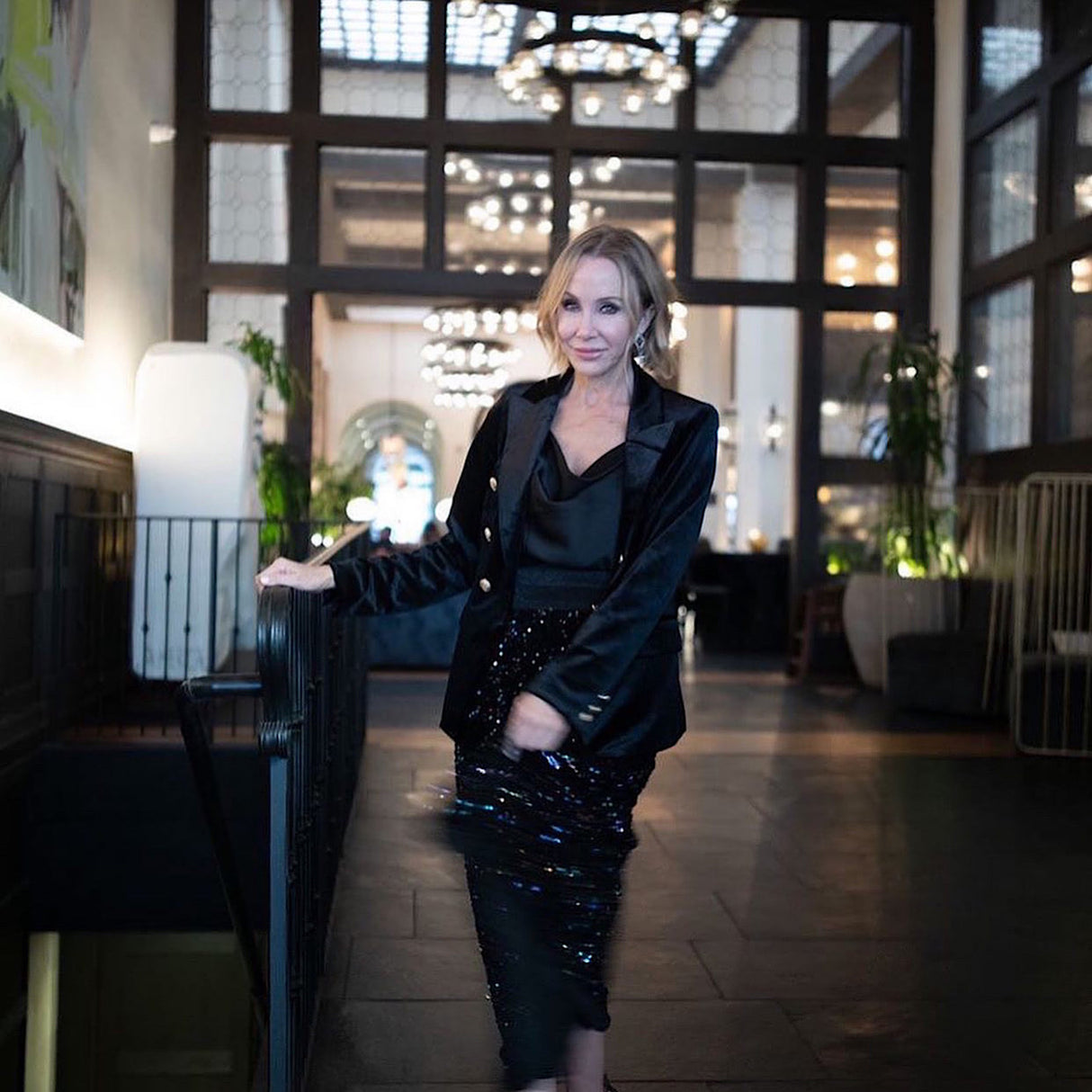 Victoria Velvet Blazer - Black