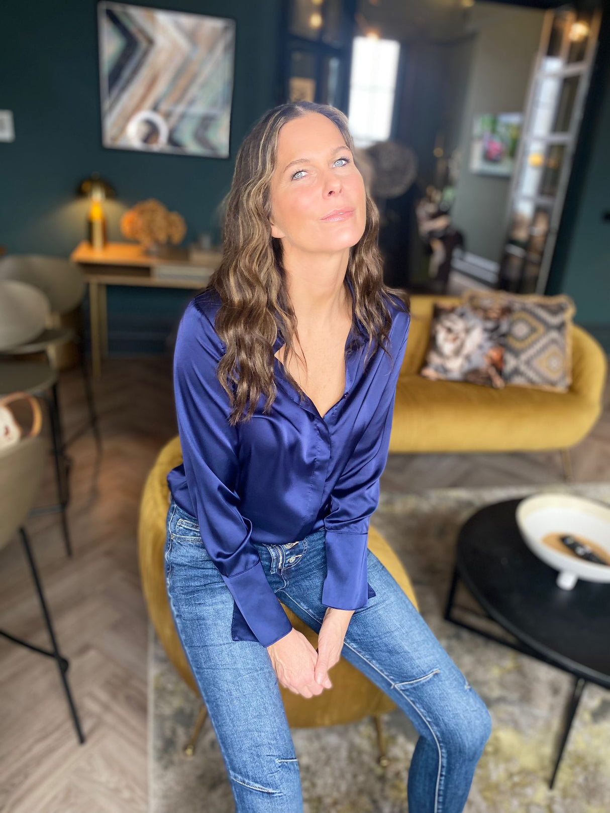 Camisa de cetim Camille azul marinho