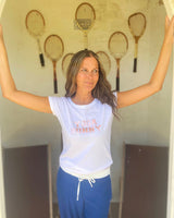 Camiseta de yoga con conejito en blanco y rosa