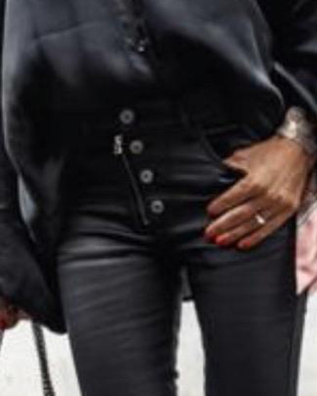 Jean Lux efecto cuero negro